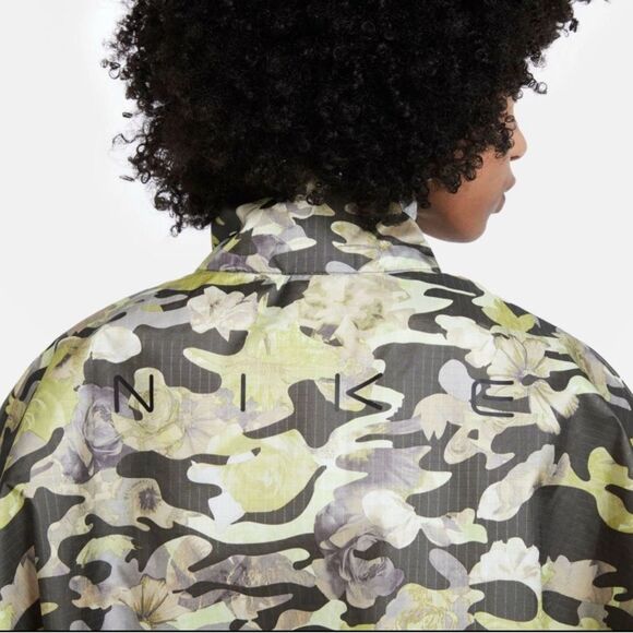 ❌Nike sportswear Camo Windbreaker Jacket cargo pockets oversized small NWOT - Picture 3 of 11